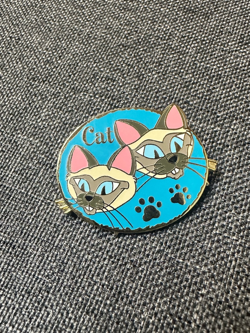 Disney Pin Siamese Cats Si and Am Lanyard Pin Series 2002